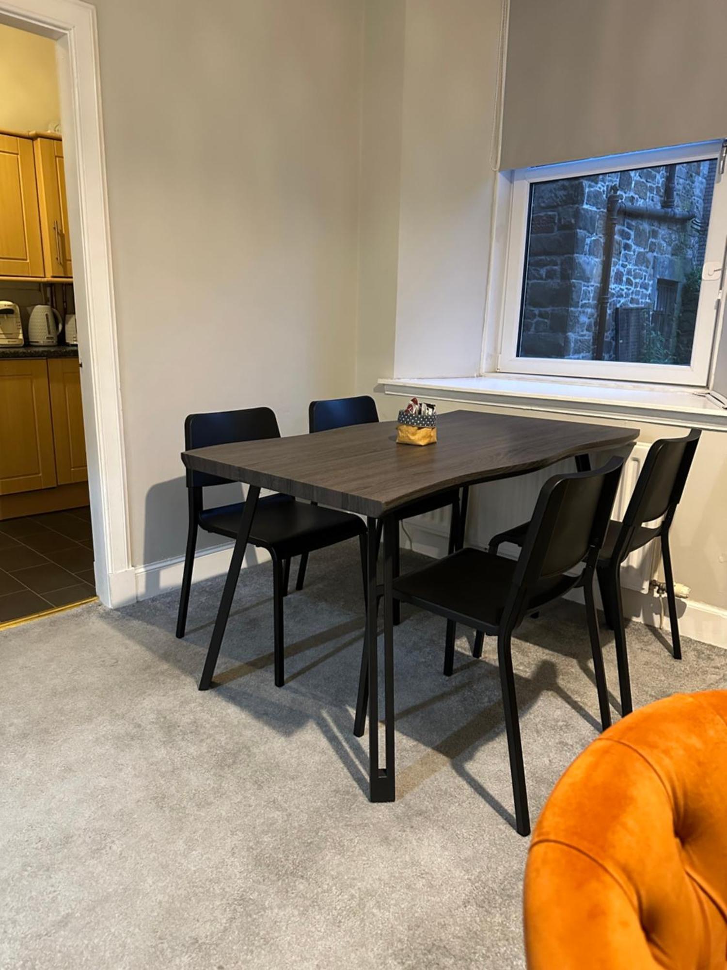 Two Bed Apartment Edinburgh Bagian luar foto
