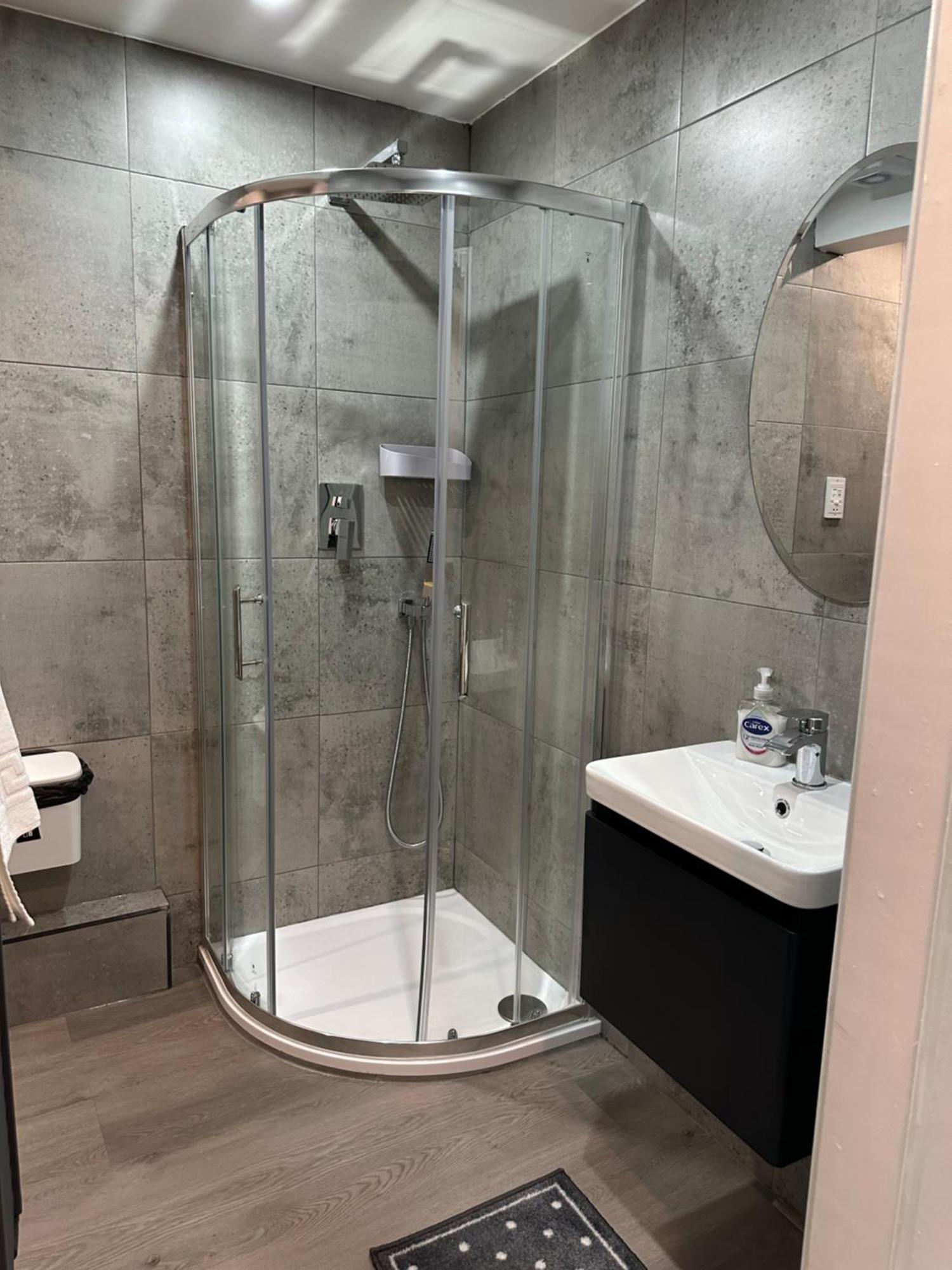 Two Bed Apartment Edinburgh Bagian luar foto