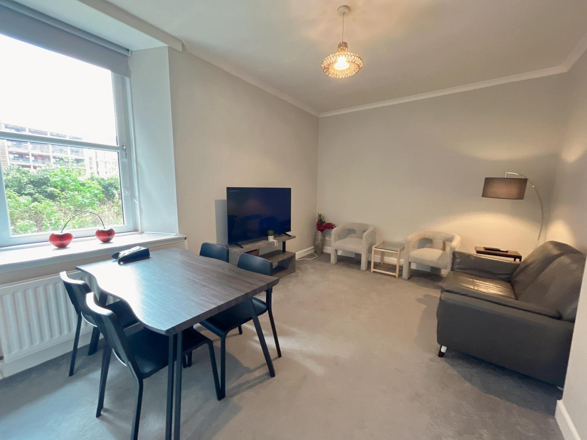 Two Bed Apartment Edinburgh Bagian luar foto
