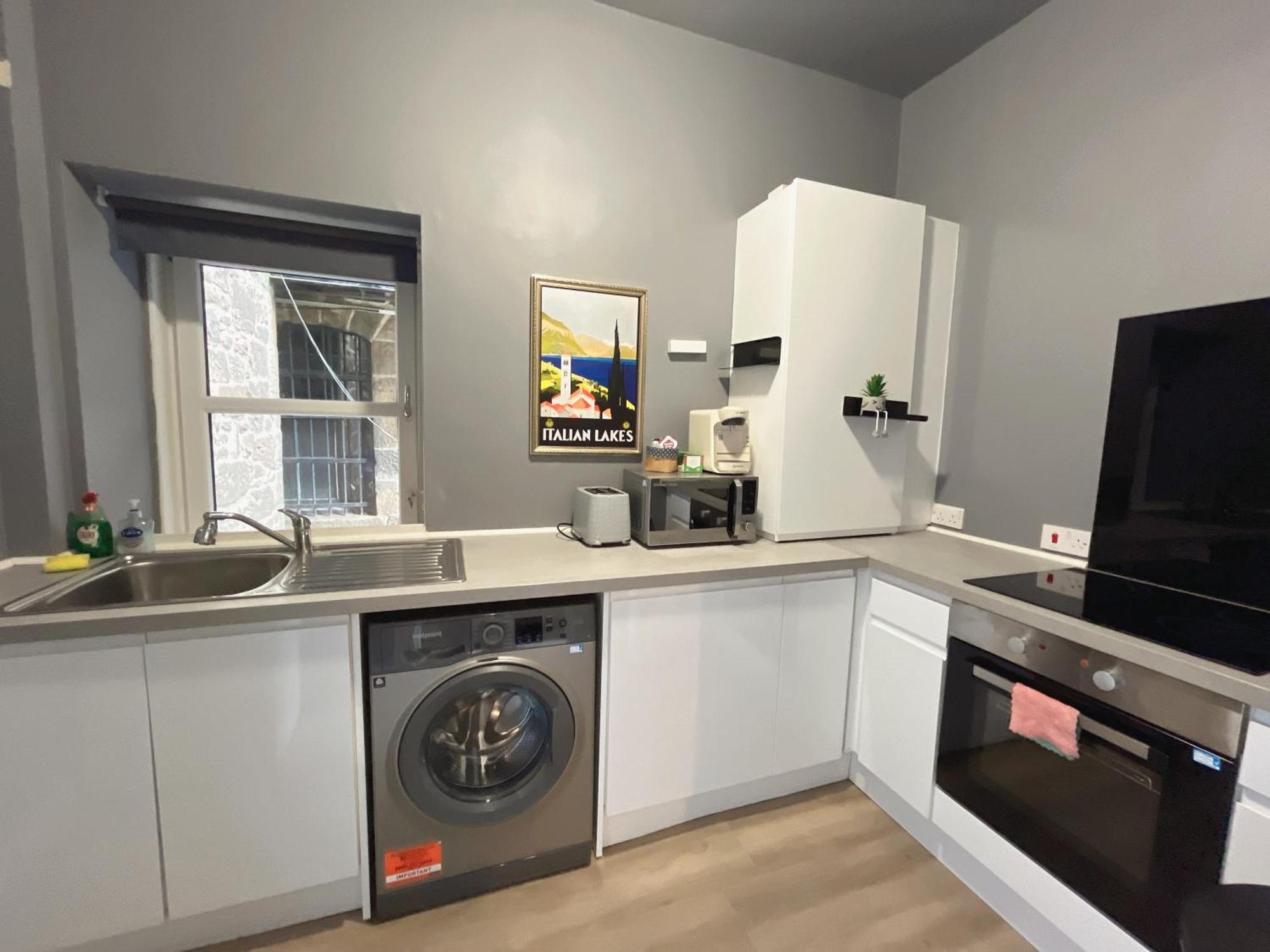 Two Bed Apartment Edinburgh Bagian luar foto